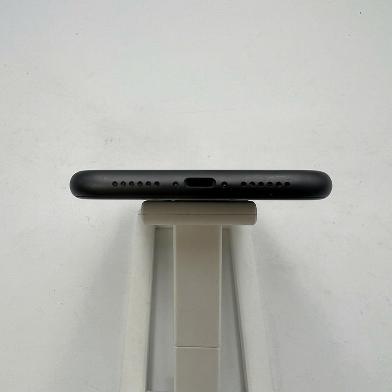 iPhone 11 64GB Black 98% battery 89% The device has paid off all network bills and is used like an Apple International (LKCH battery, scratched edges, scratched orange edges) - HH9158 