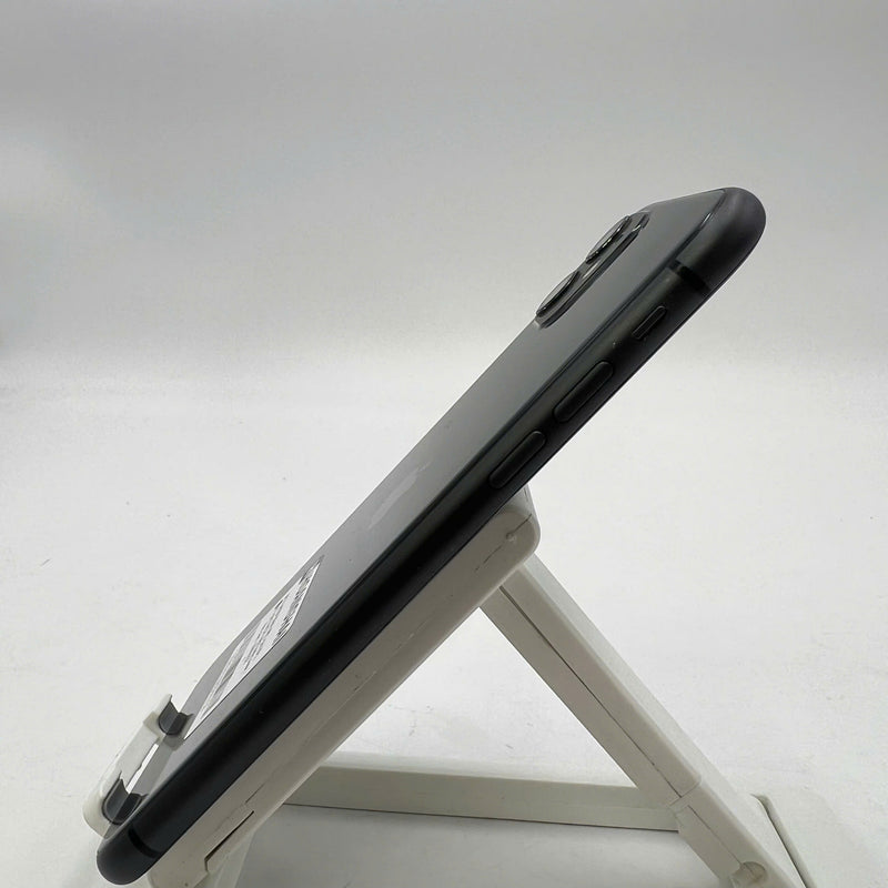 iPhone 11 64GB Black 98% battery 89% The device has paid off all network bills and is used like an Apple International (LKCH battery, scratched edges, scratched orange edges) - HH9158 