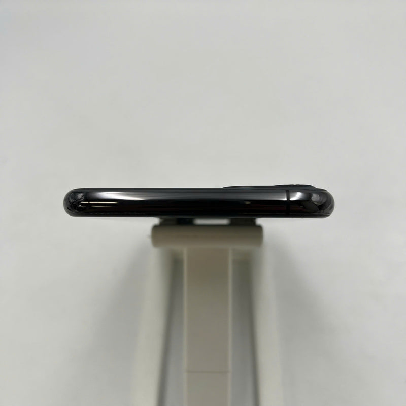 iPhone 11 Pro Max 256GB Black 98% battery 85% Apple International (scratched screen, dark edges) - HH1128 