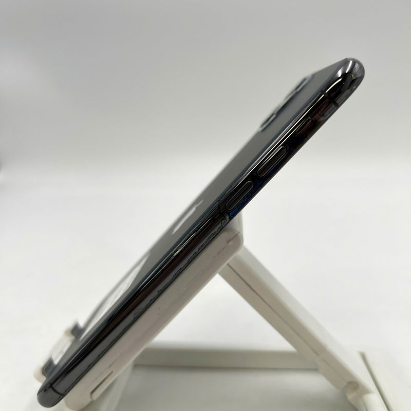 iPhone 11 Pro Max 256GB Black 98% battery 85% Apple International (scratched screen, dark edges) - HH1128 