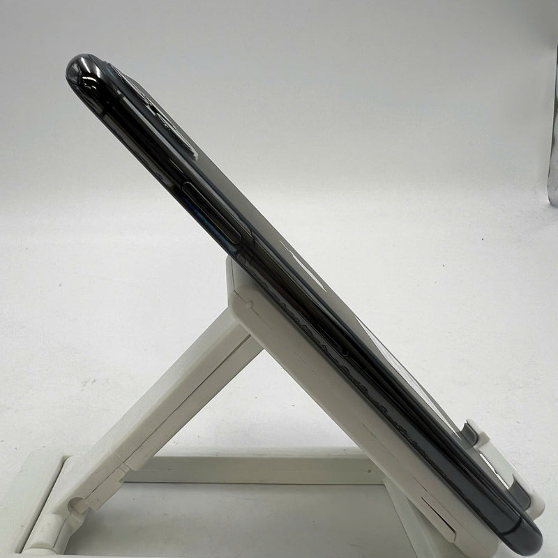 iPhone 11 Pro Max 256GB Black 98% battery 85% Apple International (scratched screen, dark edges) - HH1128 