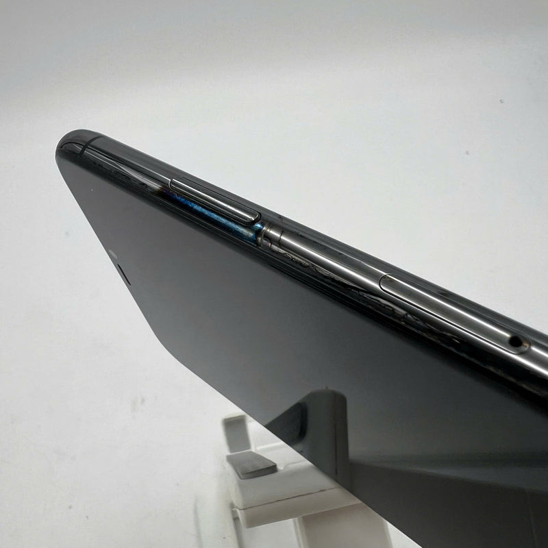 iPhone 11 Pro Max 256GB Black 98% battery 85% Apple International (scratched screen, dark edges) - HH1128 