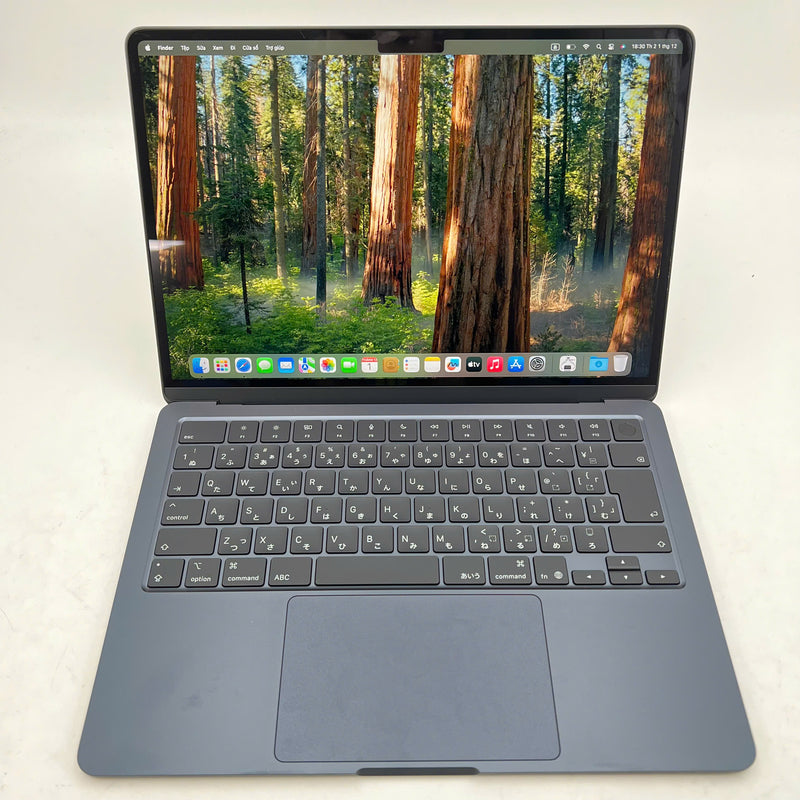 Macbook Air 2025 13.6in Black Apple M4/ RAM 16GB/ SSD 256GB 98% battery 100% Charged 2 times BPTN 