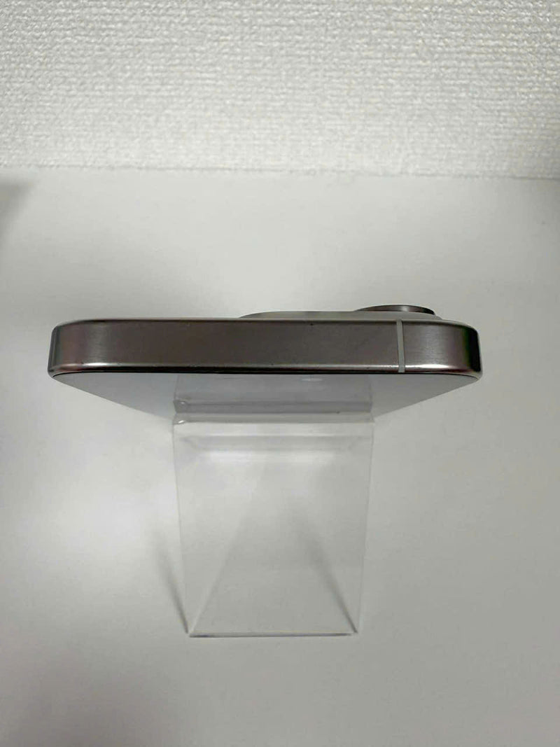 iPhone 15 Pro 128GB White 98% battery 87% Apple International (LKCH camera, scratched edges, dark back) - HH8953 