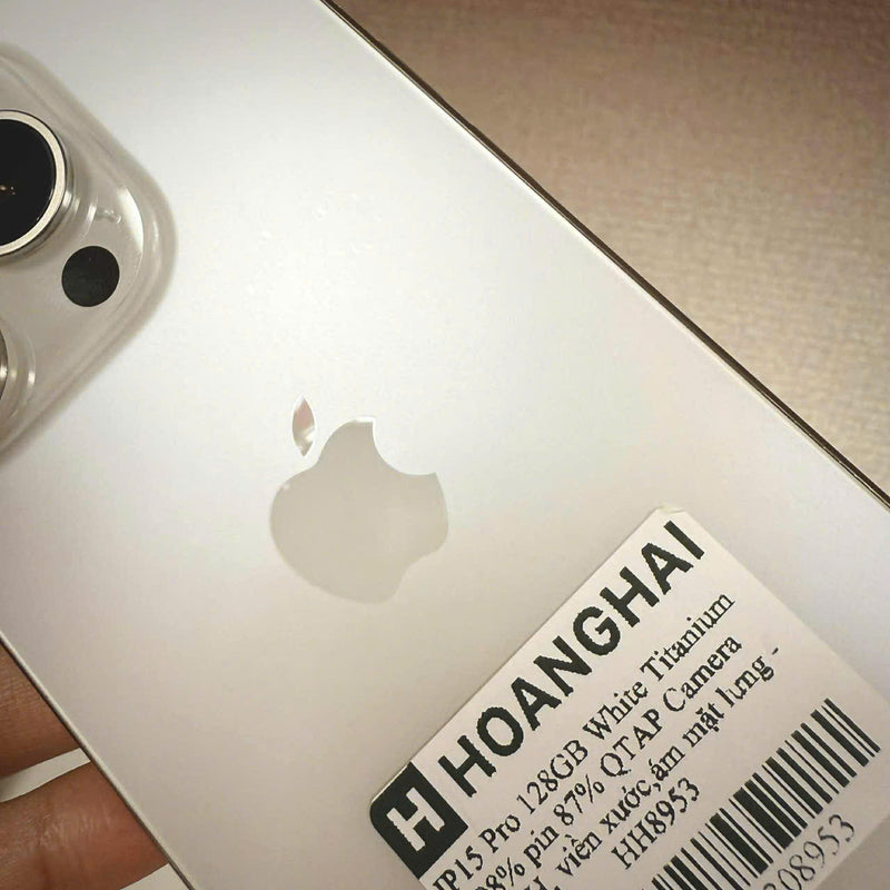 iPhone 15 Pro 128GB White 98% battery 87% Apple International (LKCH camera, scratched edges, dark back) - HH8953 