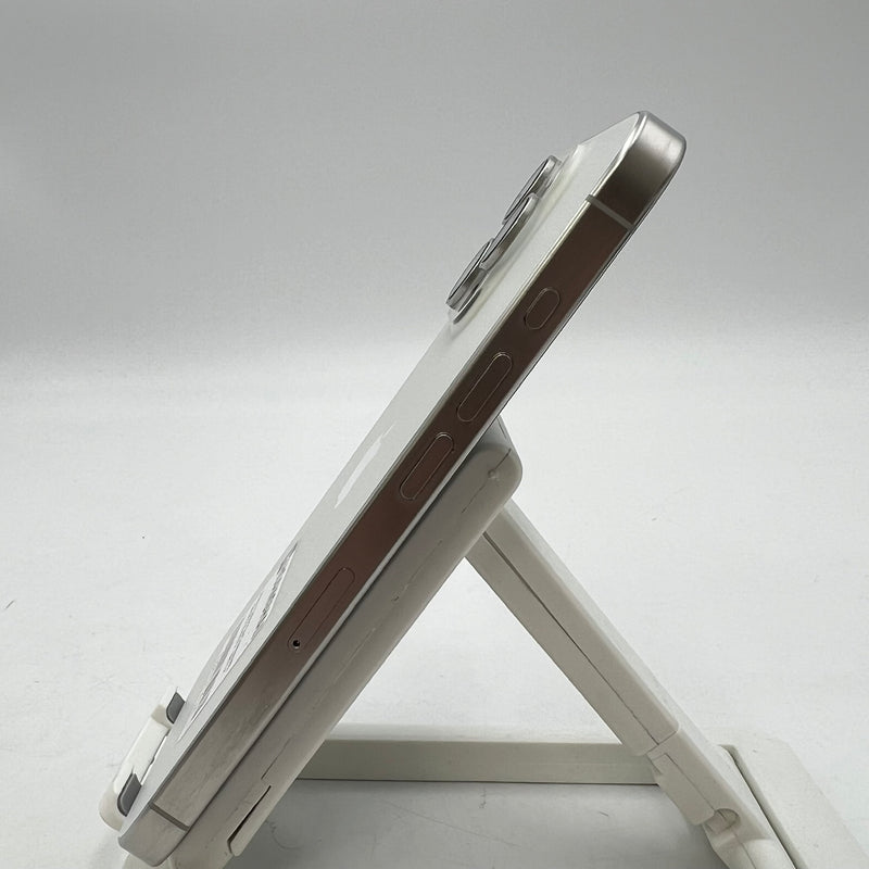 iPhone 15 Pro 128GB White 98% battery 87% Apple International (LKCH camera, scratched edges, dark back) - HH8953 