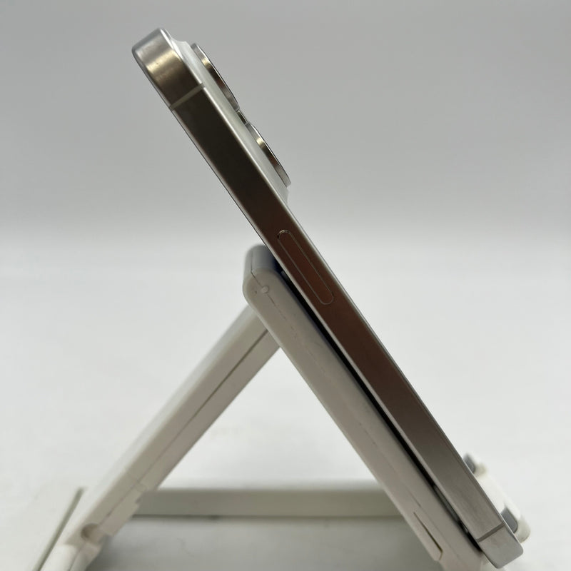 iPhone 15 Pro 128GB White 98% battery 87% Apple International (LKCH camera, scratched edges, dark back) - HH8953 