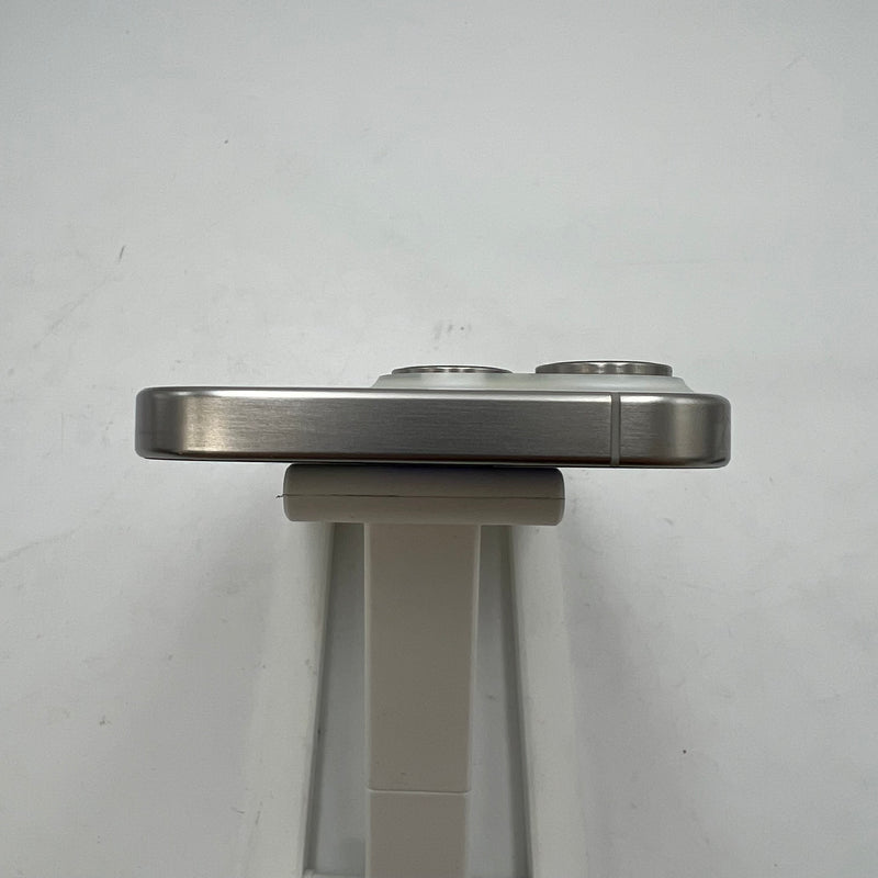 iPhone 15 Pro 128GB White 98% battery 87% Apple International (LKCH camera, scratched edges, dark back) - HH8953 