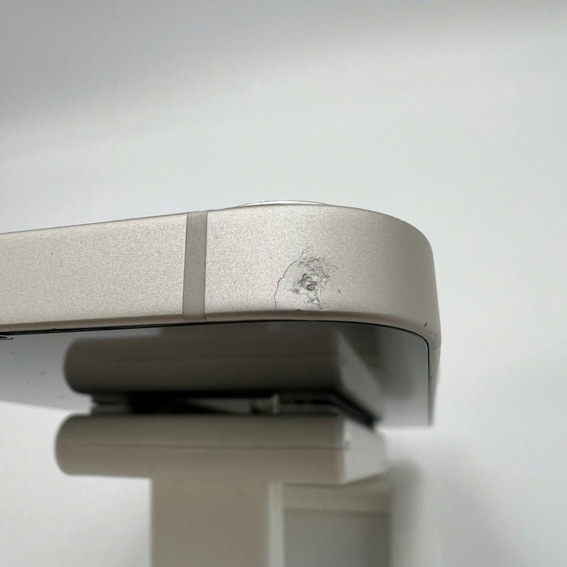 iPhone 13 128GB White 98% battery 100% The device has paid all network fees and is used like an Apple International (scratched edges, DTP) - HH8717 