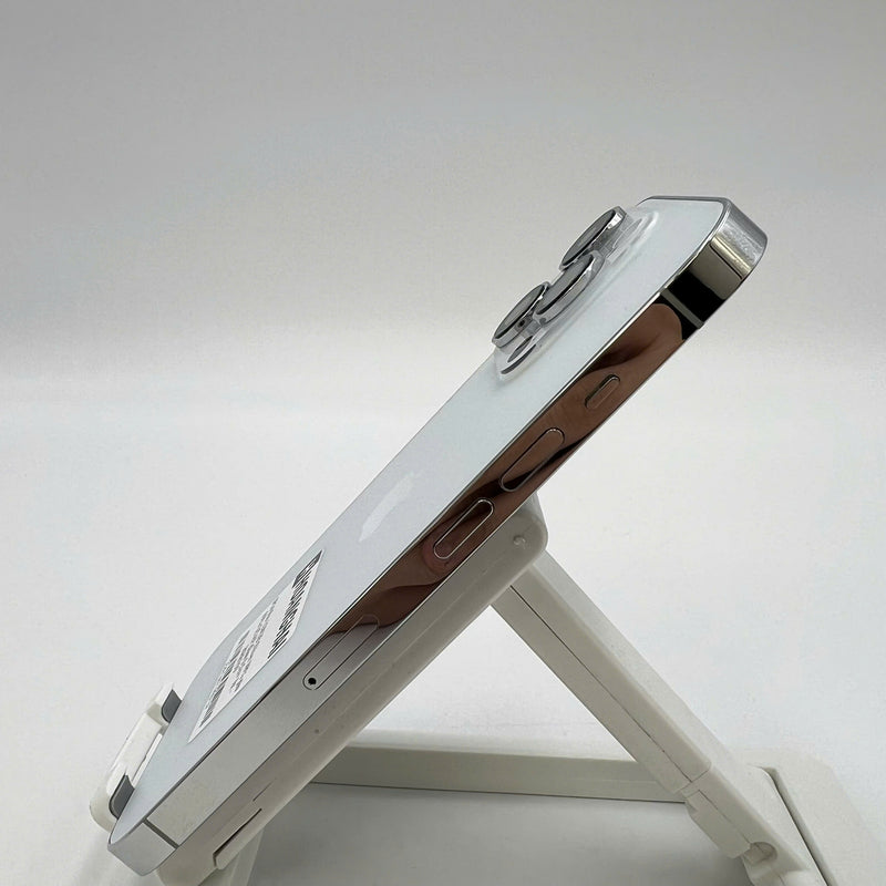 iPhone 14 Pro 256GB White 98% battery 88% Apple International (many scratches on screen, LKCH battery, 0.5x/3x spots) - HH5366 