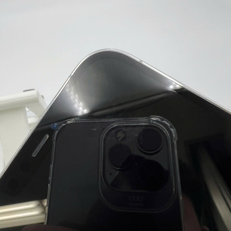 iPhone 12 Pro Max 256GB White 98% battery 87% warranty The device has paid all network fees and is used like Apple International (scratched screen, scratched edges, 2.5x spots) - HH6520 