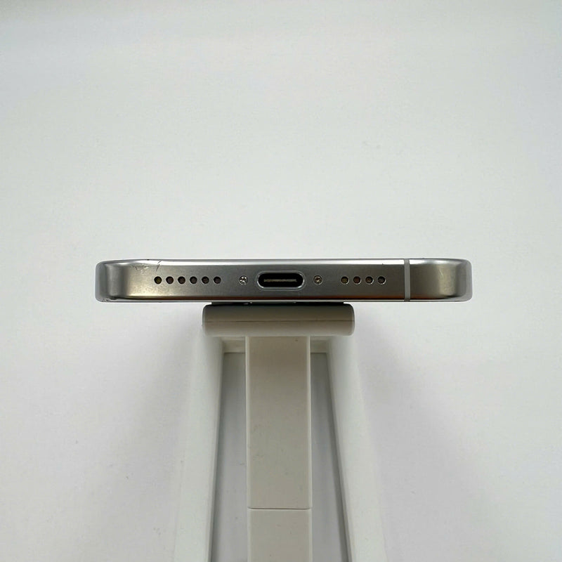 iPhone 16 Pro Max 256GB White 98% battery 100% International from SB (No SB sim - scratched screen, scratched edges) - HH0764 