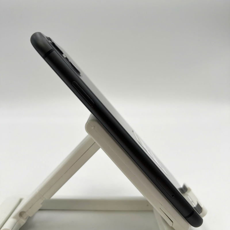 iPhone 11 64GB Black 98% battery 89% The device has paid off all network bills and is used like an Apple International (LKCH battery, scratched edges, scratched orange edges) - HH9158 