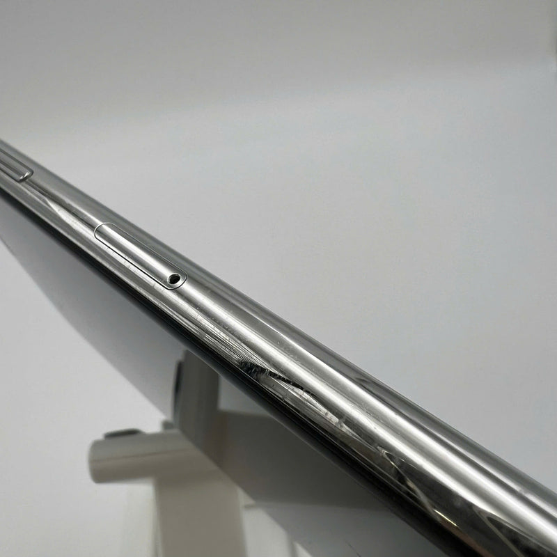 iPhone 11 Pro Max 64GB Black 97% battery 100% The device has paid all network fees and is used like Apple International (Battery replaced - 1x camera spot, screen scratches, edges) - HH5675 