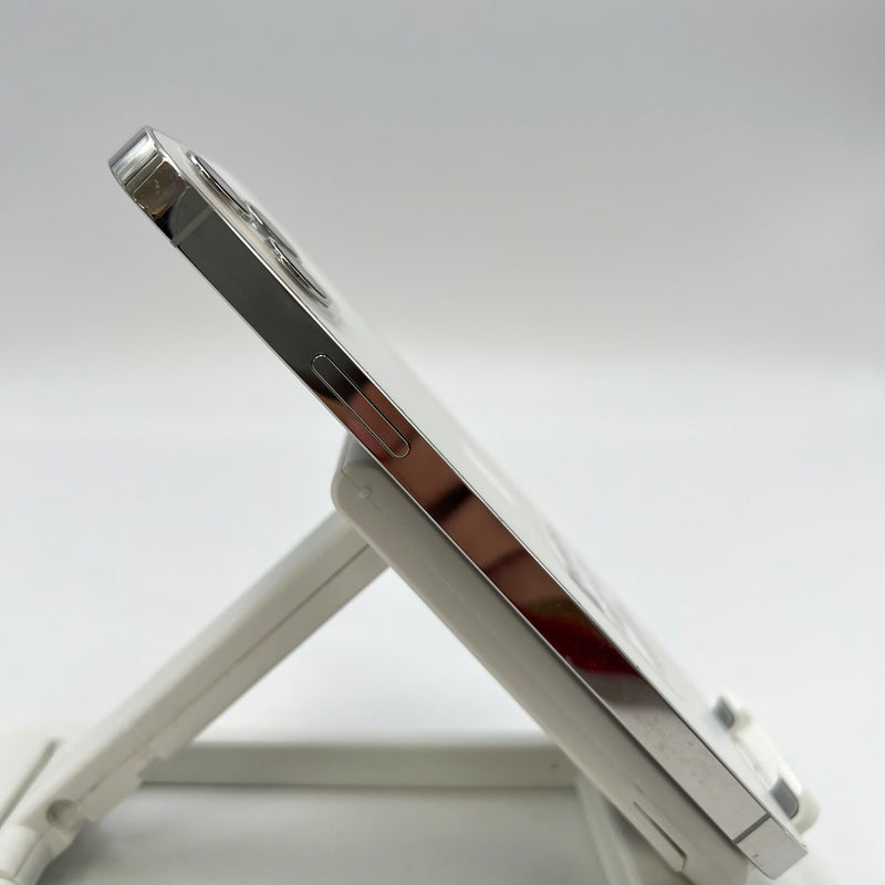 iPhone 12 Pro 128GB White 98% battery 87% The device has paid off all network fees and is used like an Apple International (scratched edges) - HH9918 