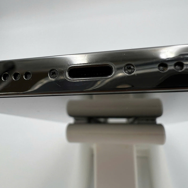 iPhone 12 Pro Max 128GB Black 98% battery 100% The device has paid all network fees and is used like Apple International (Battery replaced, dented, scratched edges, dark back) - HH0441 