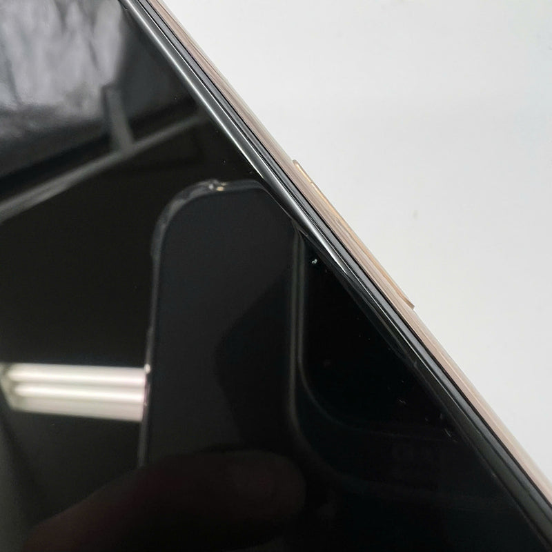 iPhone 11 Pro 64GB White 98% battery 87% The device has paid all network fees and is used like an Apple International (scratched edges and screen) - HH3531 