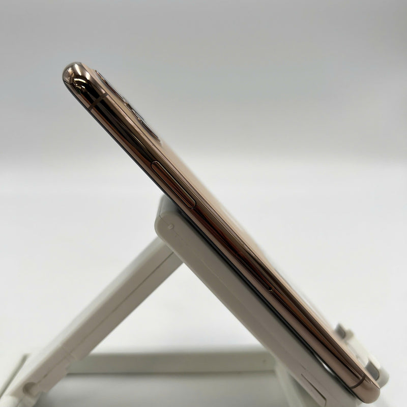 iPhone 11 Pro 64GB White 98% battery 87% The device has paid all network fees and is used like an Apple International (scratched edges and screen) - HH3531 