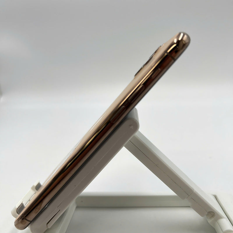 iPhone 11 Pro 64GB White 98% battery 87% The device has paid all network fees and is used like an Apple International (scratched edges and screen) - HH3531 