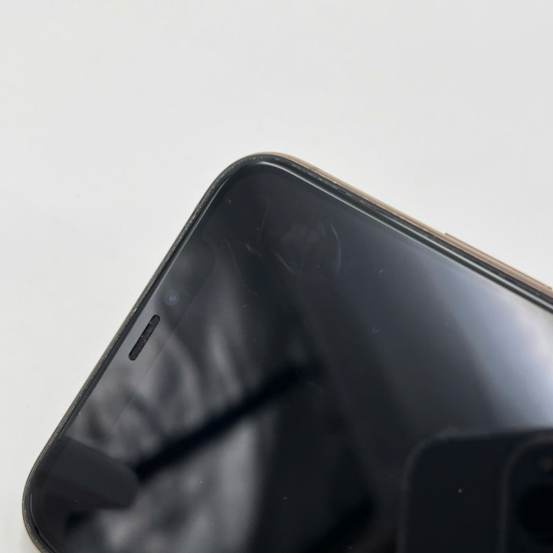 iPhone 11 Pro 64GB White 98% battery 87% The device has paid all network fees and is used like an Apple International (scratched edges and screen) - HH3531 