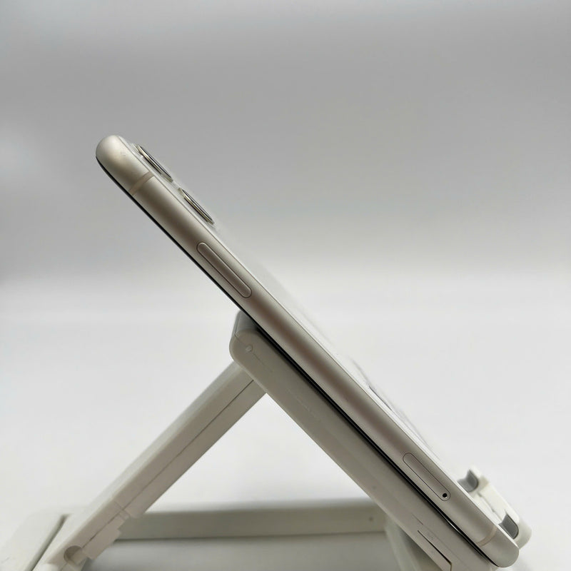 iPhone 11 64GB Black 98% battery 89% The device has paid off all network bills and is used like an Apple International (LKCH battery, scratched edges, scratched orange edges) - HH9158 